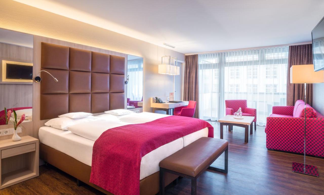 Hollywood Media Am Kurfuerstendamm 4*