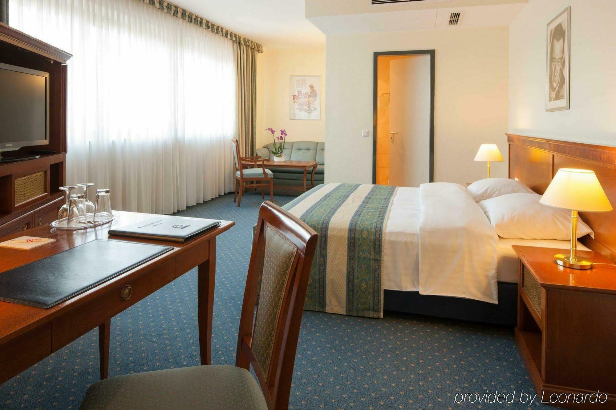 Hollywood Media Am Kurfuerstendamm 4* Berlin